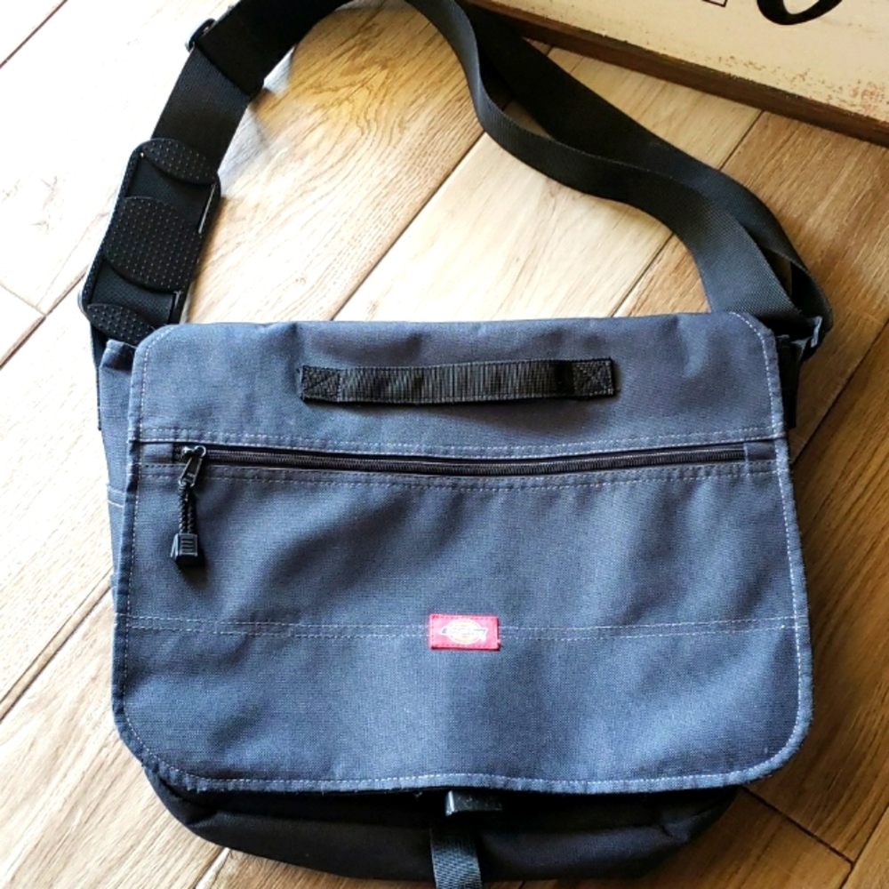 Dickies messenger bag